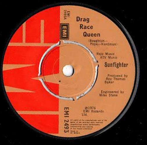 7-дюймовая пластинка SUNFIGHTER - Drag Race Queen EMI2493 EMI 1976 Великобритания Поп Бывшая в употреблении
7-дюймовая пластинка SUNFIGHTER - Drag Race Queen EMI2493 EMI 1976 Великобритания Поп Бывшая в употреблении