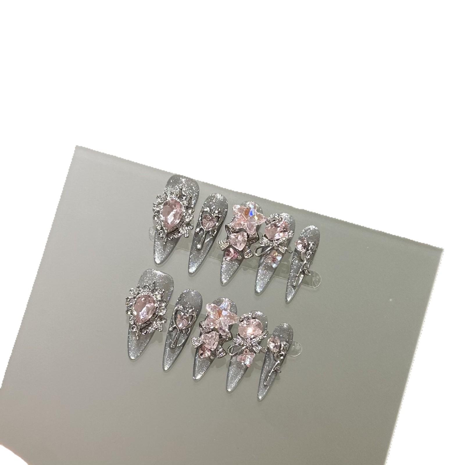 1set of High-end Transparent Black and Silver Cat s Eye Long Nail Art Tablets, Heavy Industry Pink Diamond Long Pointed Fake Nail Patches
1set of High-end Transparent Black and Silver Cat s Eye Long Nail Art Tablets, Heavy Industry Pink Diamond Long Pointed Fake Nail Patches