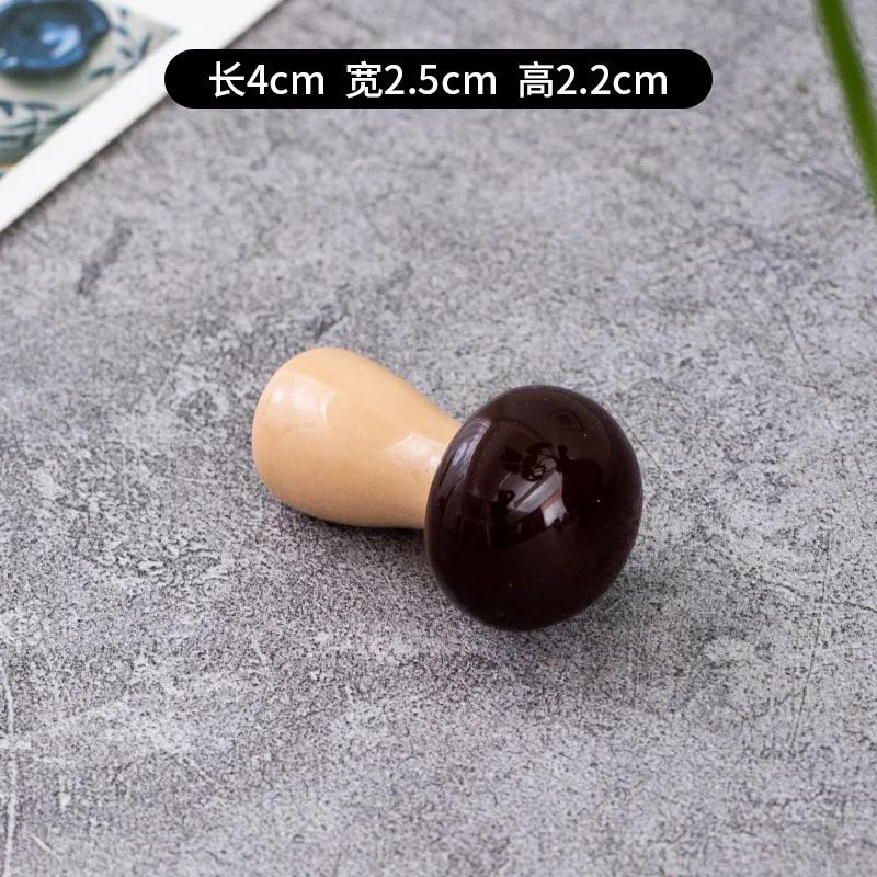 Ceramic Chopstick Holder Japanese Style Mushroom Chili Vegetable Chop Stick Racks Kitchen Decorative Spoon Fork Rest Tableware
Ceramic Chopstick Holder Japanese Style Mushroom Chili Vegetable Chop Stick Racks Kitchen Decorative Spoon Fork Rest Tableware
