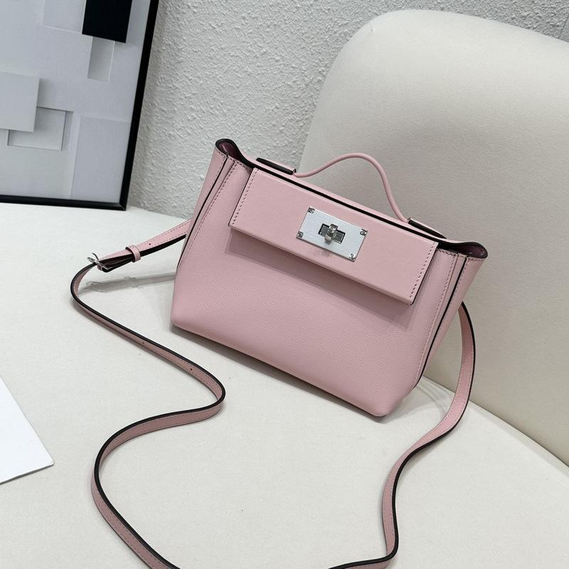 2026 New Leather Women s Handbag Evercolor Top Layer Cowhide Li 2424 Silver Buckle Crossbody Bag 21cm
2026 New Leather Women s Handbag Evercolor Top Layer Cowhide Li 2424 Silver Buckle Crossbody Bag 21cm