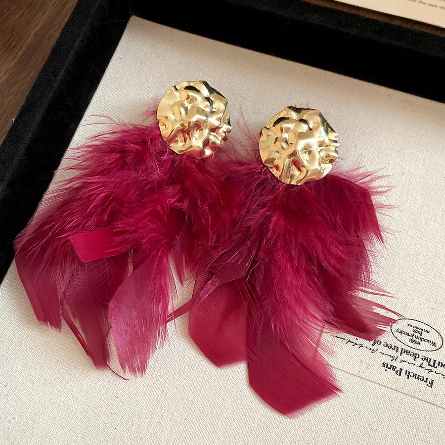 European and American hot-selling silver needle pleated feather fringed stud earrings light luxury niche high-end earrings exaggerated earrings women
European and American hot-selling silver needle pleated feather fringed stud earrings light luxury niche high-end earrings exaggerated earrings women