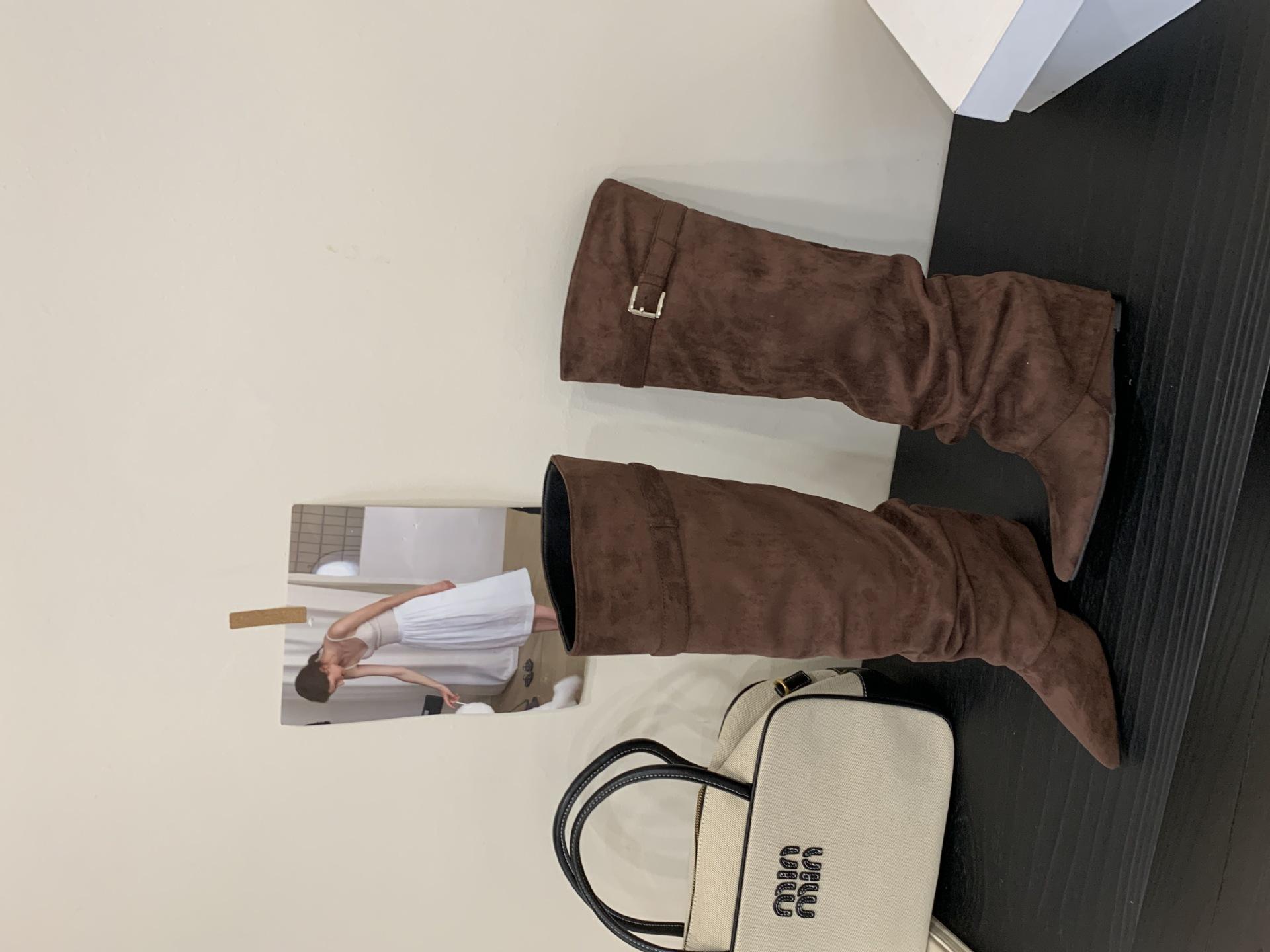 French retro pointed suede wedge high boots women s boots 2025 new tall stacking boots 39 кофейный
French retro pointed suede wedge high boots women s boots 2025 new tall stacking boots 39 кофейный