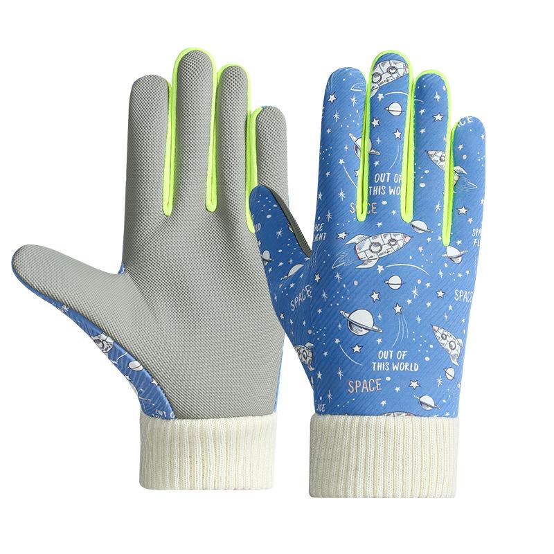 Cartoon children s thermal gloves space autumn and winter outdoor waterproof boys and girls thickened ski riding children s gloves M
Cartoon children s thermal gloves space autumn and winter outdoor waterproof boys and girls thickened ski riding children s gloves M