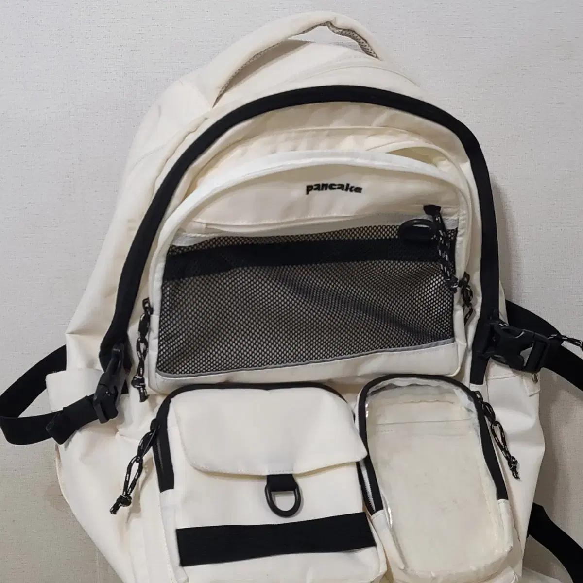 Сумка Deokjil Сумка Otaku Itabag Ivory
Сумка Deokjil Сумка Otaku Itabag Ivory