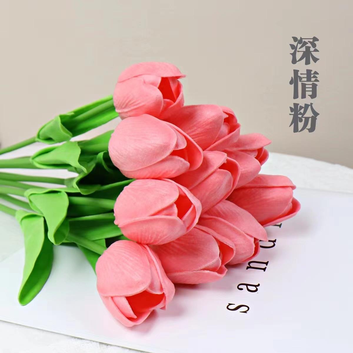 Tulip Simulation Flower Wedding Simulation Flower Bouquet Shooting Props Home Living Room Decoration PU Simulation Flower Wholes 5pcs темно-рожевого кольору
Tulip Simulation Flower Wedding Simulation Flower Bouquet Shooting Props Home Living Room Decoration PU Simulation Flower Wholes 5pcs темно-рожевого кольору