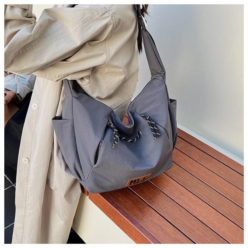 Japanese Simple Nylon Cloth Bag Fashionable All-matching Casual Sports Women s Large-capacity One-shoulder Cross-body 41x13x28 серый
Japanese Simple Nylon Cloth Bag Fashionable All-matching Casual Sports Women s Large-capacity One-shoulder Cross-body 41x13x28 серый