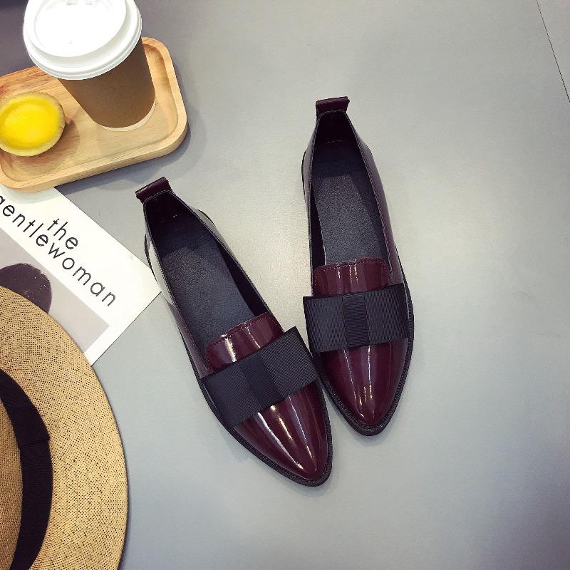 Patent leather small leather shoes women s spring comfortable flat-bottomed pointed single shoes black bow low-heeled work shoes 40 бордовий
Patent leather small leather shoes women s spring comfortable flat-bottomed pointed single shoes black bow low-heeled work shoes 40 бордовий