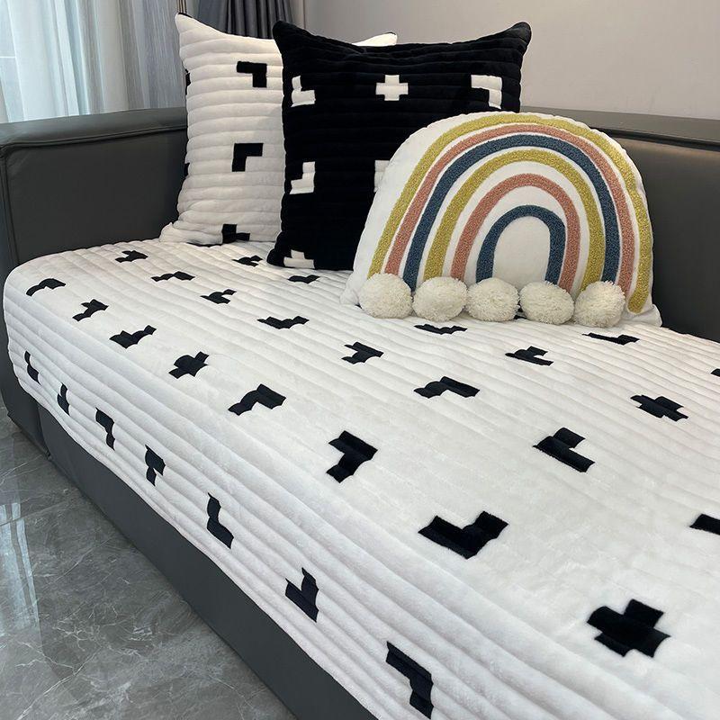 Зимняя фланелевая подушка для дивана, простая современная черно-белая короткая плюшевая нескользящая подушка для сиденья, чехол для подушки, полотенце, подушка для сиденья, новинка 70*70cm