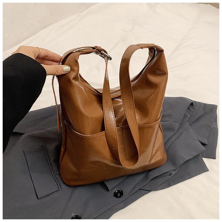 Chic And Fashionable Pu Leather Mother And Child Shoulder Bag With Decorative Charms For Fall Winter Tan without Pendant
Chic And Fashionable Pu Leather Mother And Child Shoulder Bag With Decorative Charms For Fall Winter Tan without Pendant