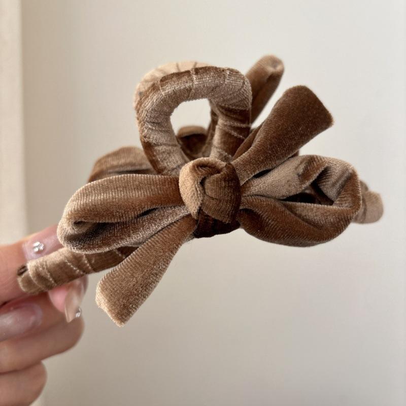 2025 Cute Korean Vintage Velvet Bow Claw Clip Large Hair Claw with Non-Slip Grip for Women Elegant Updo Maker for Thick Hair
2025 Cute Korean Vintage Velvet Bow Claw Clip Large Hair Claw with Non-Slip Grip for Women Elegant Updo Maker for Thick Hair