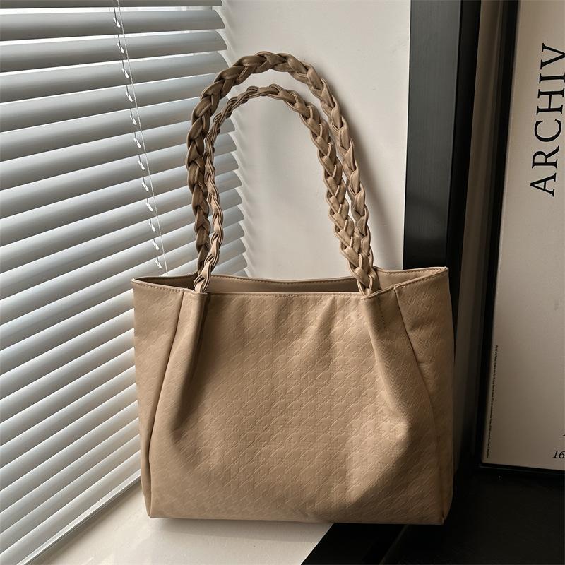 Fashion retro weaving sense 225 new trend large capacity tote solid color portable shoulder bag чорний
Fashion retro weaving sense 225 new trend large capacity tote solid color portable shoulder bag чорний