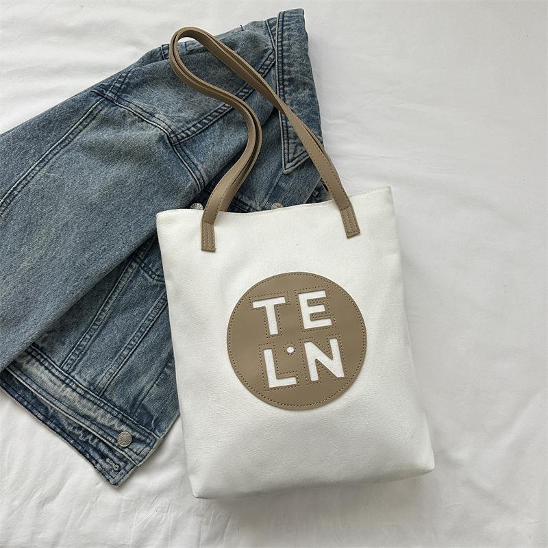 Выходная модная сумка большой вместимости для отдыха, косметичка, весна-лето 2025, новая универсальная сумка-тоут через плечо в стиле инс, женская
Выходная модная сумка большой вместимости для отдыха, косметичка, весна-лето 2025, новая универсальная сумка-тоут через плечо в стиле инс, женская