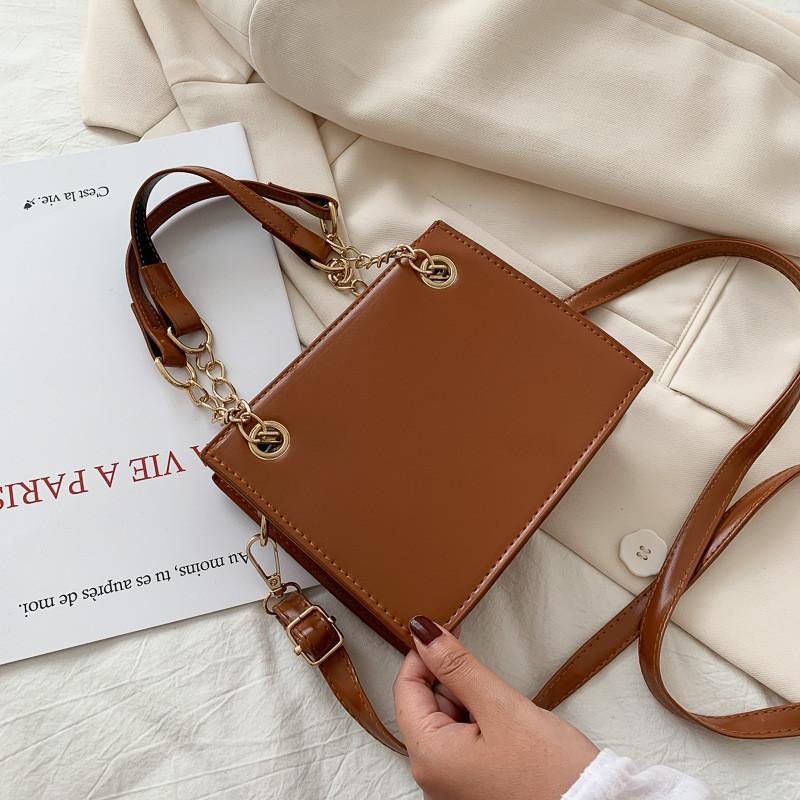 Chic Women s Small Shoulder Bag Trendy Street Style Pu Material With Magnetic Closure світло-коричневого кольору
Chic Women s Small Shoulder Bag Trendy Street Style Pu Material With Magnetic Closure світло-коричневого кольору