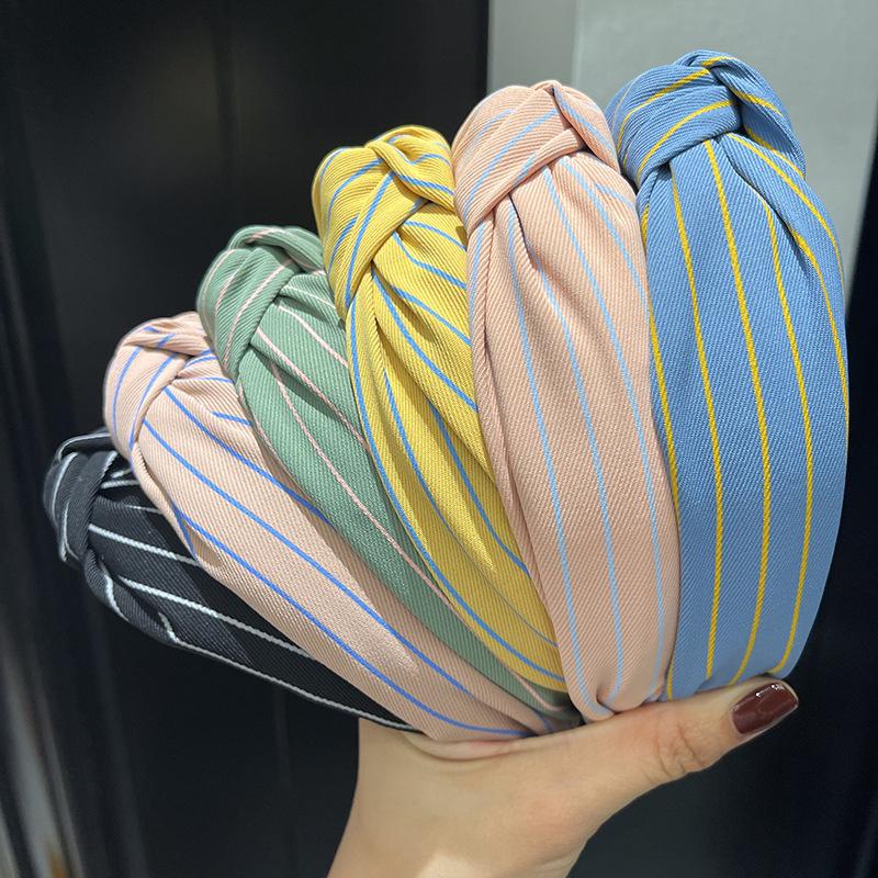 Fashion Women s And Girls Stripe Print Headband With Center Knot for Ladies Daily Casual Hair Hoops Accessory
Fashion Women s And Girls Stripe Print Headband With Center Knot for Ladies Daily Casual Hair Hoops Accessory