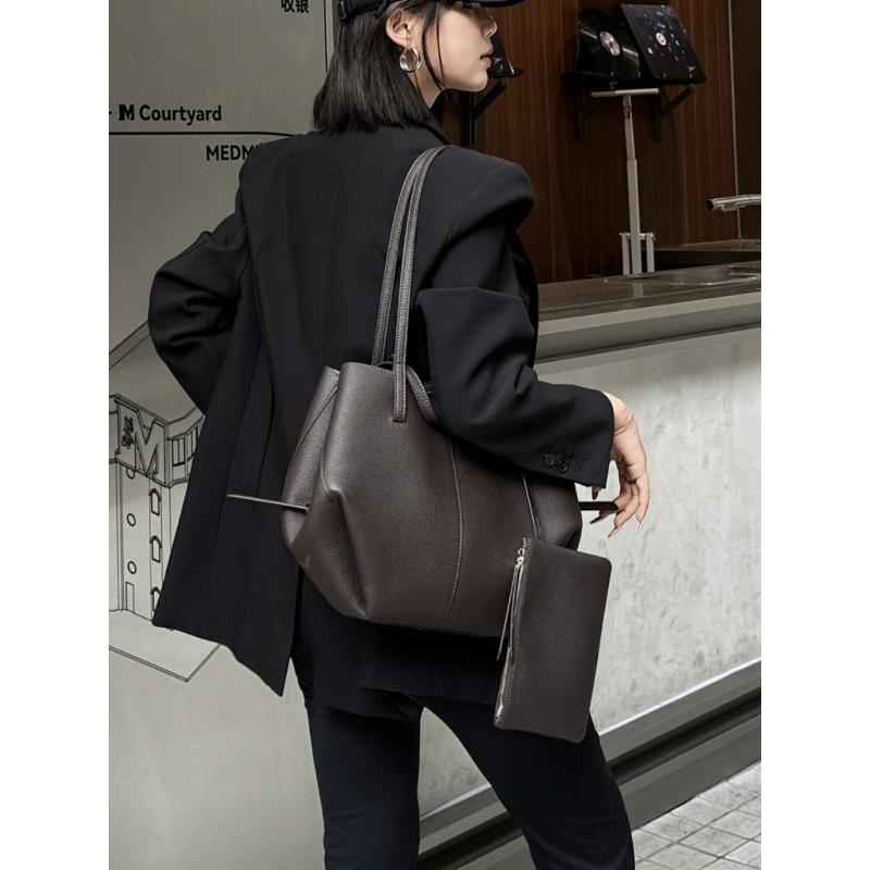 Vintage tote bag large capacity women s high-end feeling first layer cowhide underarm bag fashionable versatile leather shoulder bag кавовий
Vintage tote bag large capacity women s high-end feeling first layer cowhide underarm bag fashionable versatile leather shoulder bag кавовий