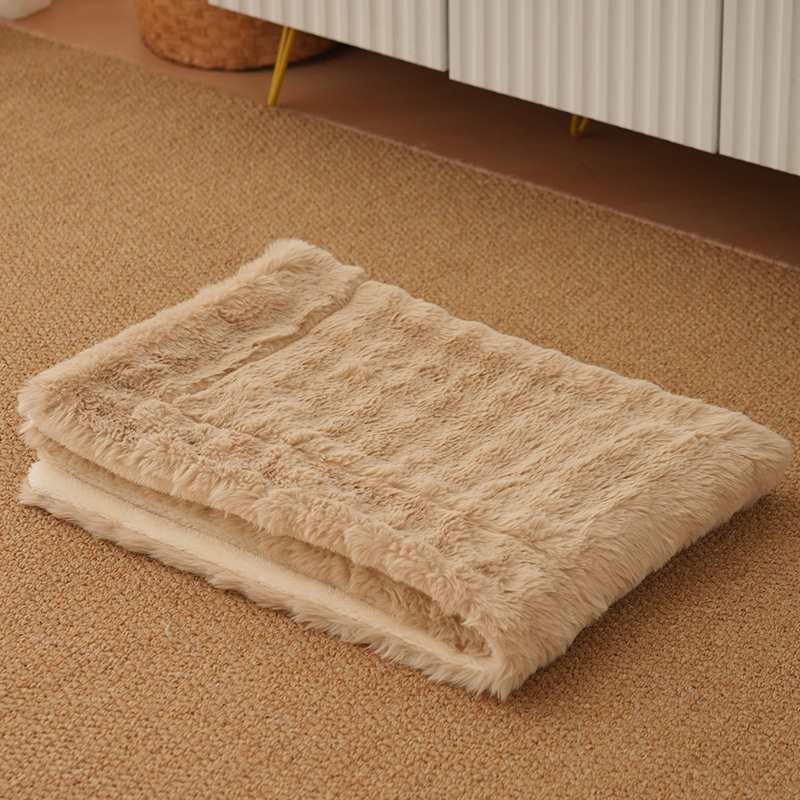 Winter Warm Pet Fur Blanket: Thick Quilt Mat for Dogs, Cats, and Rabbits Khaki Bubble Fur Blanket
Winter Warm Pet Fur Blanket: Thick Quilt Mat for Dogs, Cats, and Rabbits Khaki Bubble Fur Blanket