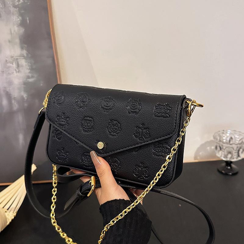 Niche design small square bag women s summer new cute shoulder messenger bag chain small bag чёрный
Niche design small square bag women s summer new cute shoulder messenger bag chain small bag чёрный