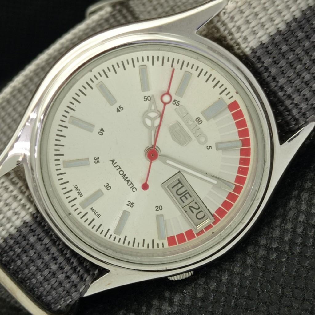 Б/У винтажные мужские часы SEIKO 5 AUTO 7019A из Японии с серебряным механизмом и функцией «день/дата» 594a-a311618-9 SKU594a-a311618
Б/У винтажные мужские часы SEIKO 5 AUTO 7019A из Японии с серебряным механизмом и функцией «день/дата» 594a-a311618-9 SKU594a-a311618
