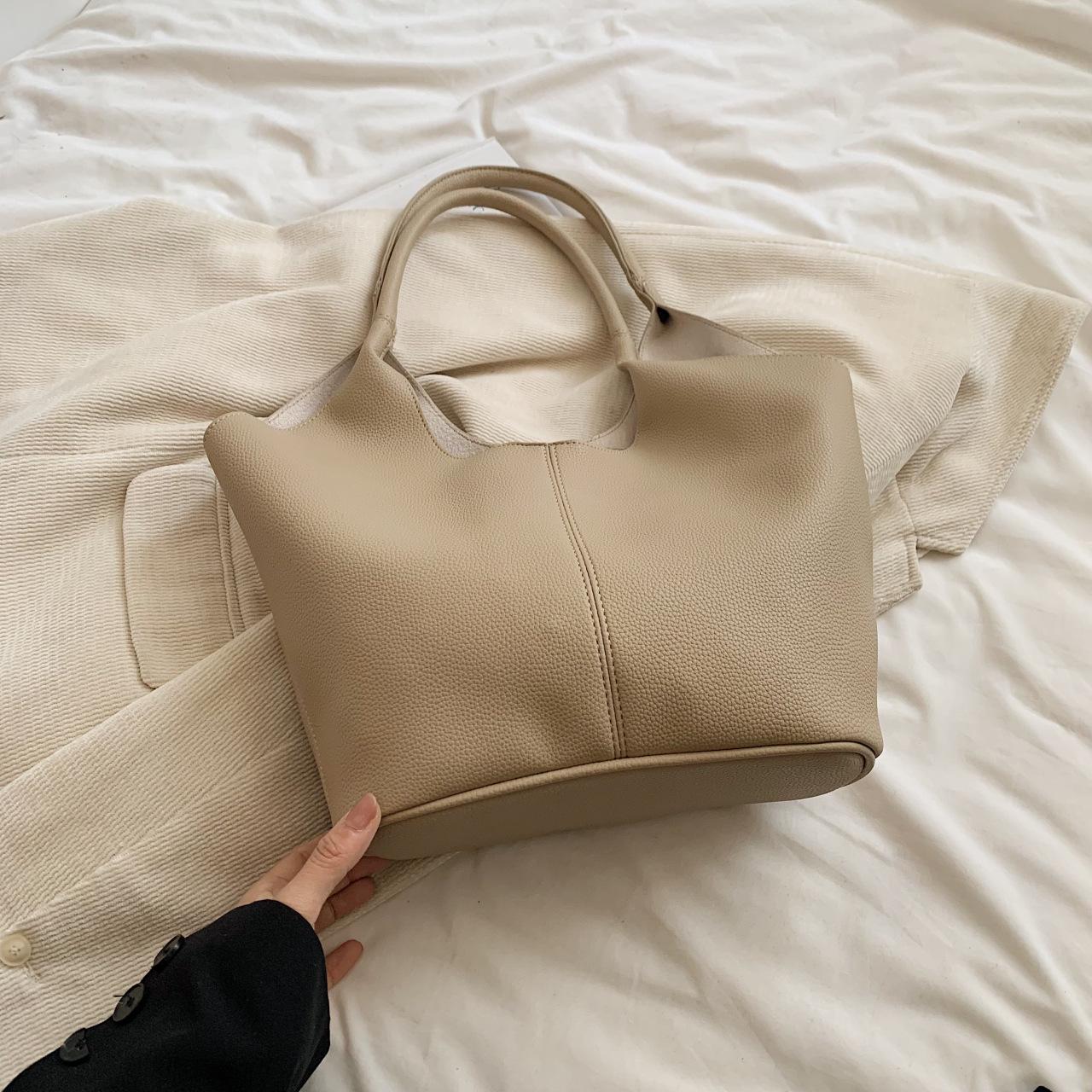 Korean Style Large Capacity Mother-Child Tote Bag - Soft Leather Shoulder & Underarm Design хакі
Korean Style Large Capacity Mother-Child Tote Bag - Soft Leather Shoulder & Underarm Design хакі