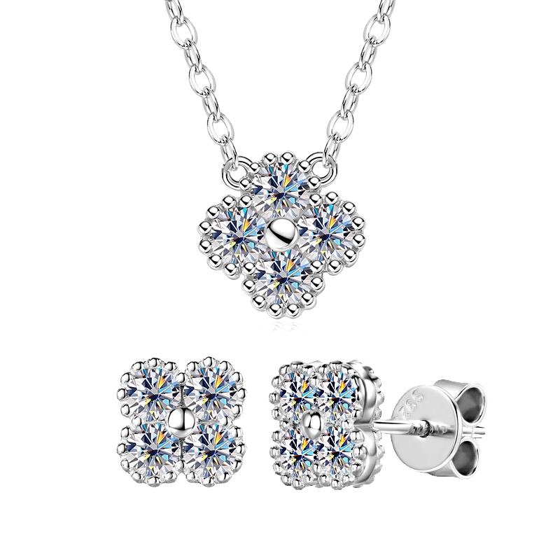 Gold Plated 925 Silver 3mm Moissanite Necklace Earrings Bracelet Sets 3 In 1 Clover Flower Charm Jewelry Set for Women Gift 45-50CM
Gold Plated 925 Silver 3mm Moissanite Necklace Earrings Bracelet Sets 3 In 1 Clover Flower Charm Jewelry Set for Women Gift 45-50CM