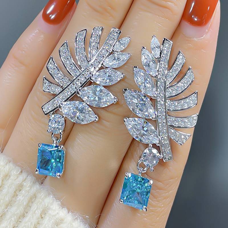 Huitan Fresh Style Lady Drop Earrings for Party Daily Anniversary Elegant Accessories Inlaid Blue CZ Shiny Sweet Zircon Gift
Huitan Fresh Style Lady Drop Earrings for Party Daily Anniversary Elegant Accessories Inlaid Blue CZ Shiny Sweet Zircon Gift
