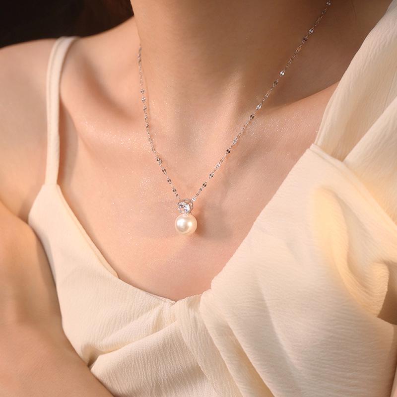 Shijia Light Luxury Pearl Rhinestone Choker: Elegant, Versatile Women s Necklace with a Unique Design
Shijia Light Luxury Pearl Rhinestone Choker: Elegant, Versatile Women s Necklace with a Unique Design