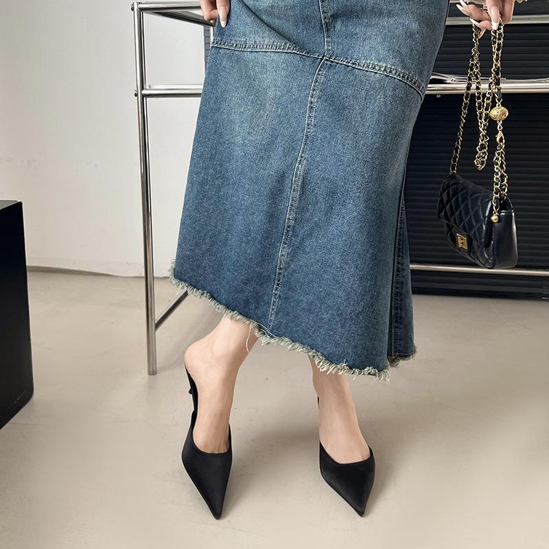 French temperament bag head half slippers women s shoes wear 2025 new summer thin heel pointed black high heel sandals 35 чёрный
French temperament bag head half slippers women s shoes wear 2025 new summer thin heel pointed black high heel sandals 35 чёрный