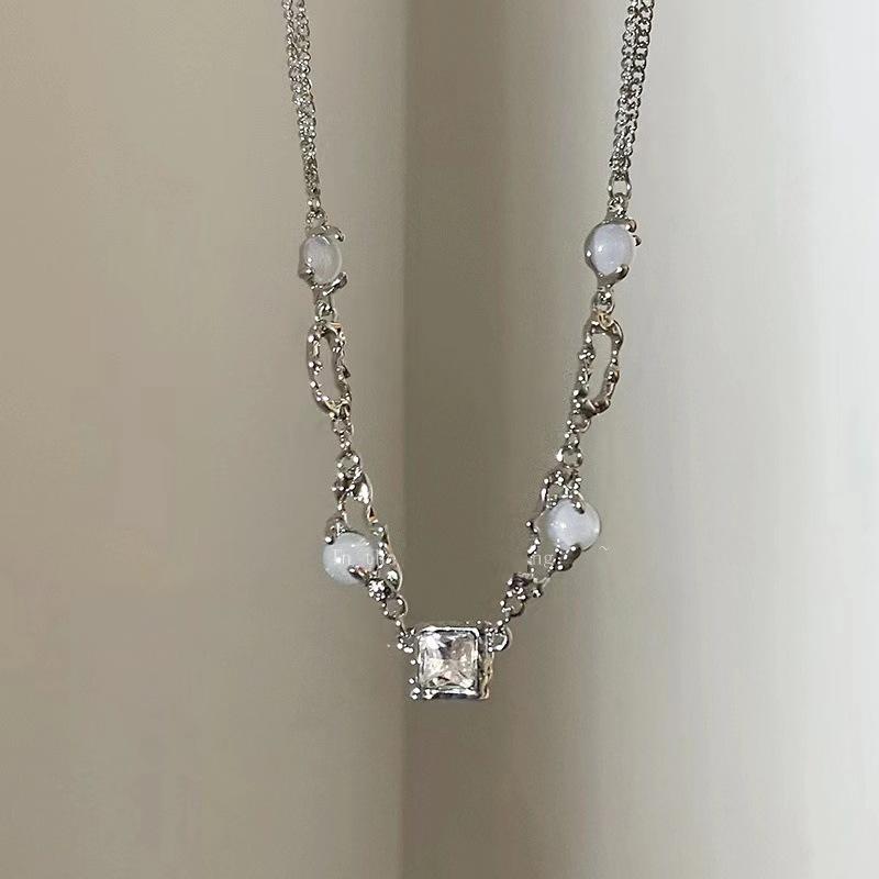 Spice Girls Must Have Moonstone Square Diamond Necklace Women S Light Luxury High-End Collarbone Chain Trendy Temperament Versatile Neck Chain
Spice Girls Must Have Moonstone Square Diamond Necklace Women S Light Luxury High-End Collarbone Chain Trendy Temperament Versatile Neck Chain