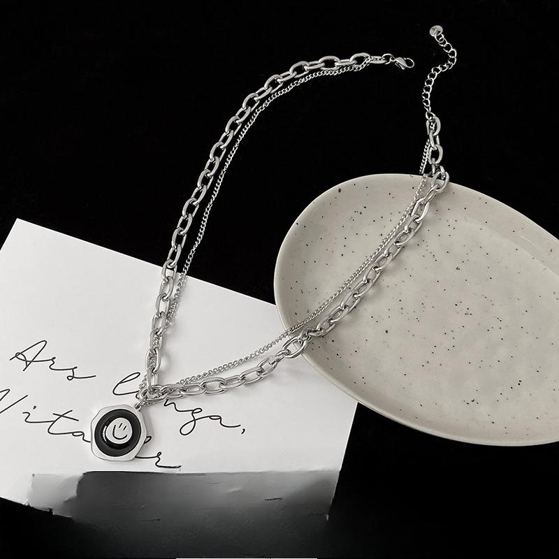 Happy Face Round Plate Titanium and Steel Layered Pendant Necklace - Sweet and Cool, with A Sophisticated and Niche Design, A Collar Chain Accessory.
Happy Face Round Plate Titanium and Steel Layered Pendant Necklace - Sweet and Cool, with A Sophisticated and Niche Design, A Collar Chain Accessory.