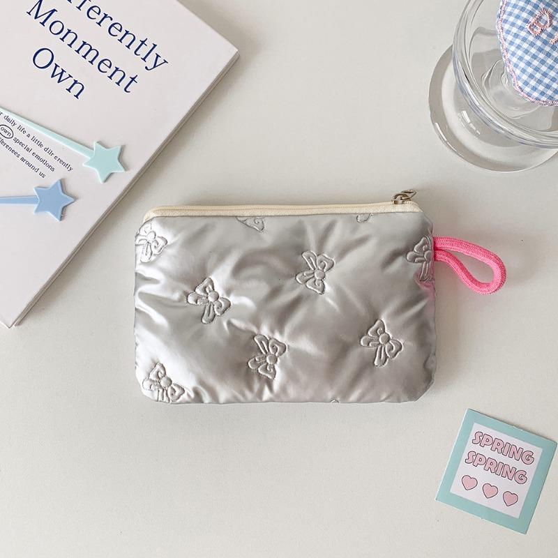Instagram Bow Silver Shiny Makeup Bag Small Portable Carrying Bag Earphones Data Cable Storage Bag Wallet Makeup Pouch Purse
Instagram Bow Silver Shiny Makeup Bag Small Portable Carrying Bag Earphones Data Cable Storage Bag Wallet Makeup Pouch Purse