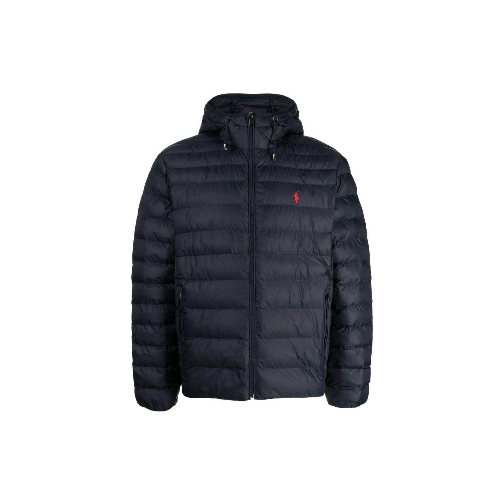 Polo Ralph Lauren SS23 Однотонная стеганая хлопковая куртка-пилот с вышитым логотипом Мужские куртки темно-синего цвета 710847097-004 M
Polo Ralph Lauren SS23 Однотонная стеганая хлопковая куртка-пилот с вышитым логотипом Мужские куртки темно-синего цвета 710847097-004 M