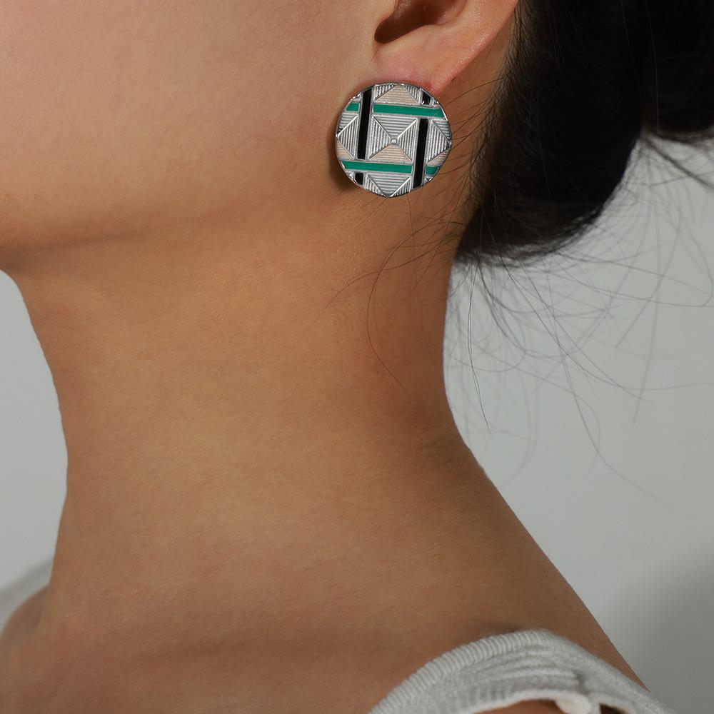 Vintage Oil Drop Small Stud Earrings for Women Black Green French Earrings Ins Versatile Simple Jewelry
Vintage Oil Drop Small Stud Earrings for Women Black Green French Earrings Ins Versatile Simple Jewelry
