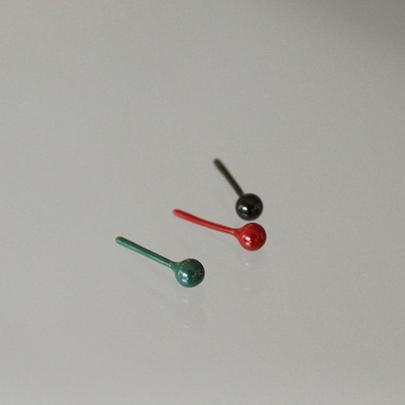 modernlike ceramic ball piercing earrings Red
modernlike ceramic ball piercing earrings Red