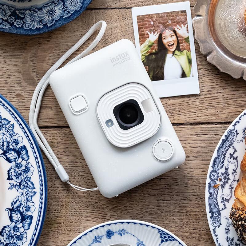 Гібридна миттєва камера Fujifilm instax mini LiPlay (версія CN)
Гібридна миттєва камера Fujifilm instax mini LiPlay (версія CN)