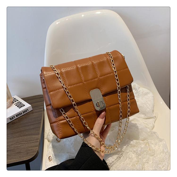 Texture popular temperament commuter simple chain bag 2024 new solid color women s bag chain shoulder new small square bag коричневий
Texture popular temperament commuter simple chain bag 2024 new solid color women s bag chain shoulder new small square bag коричневий