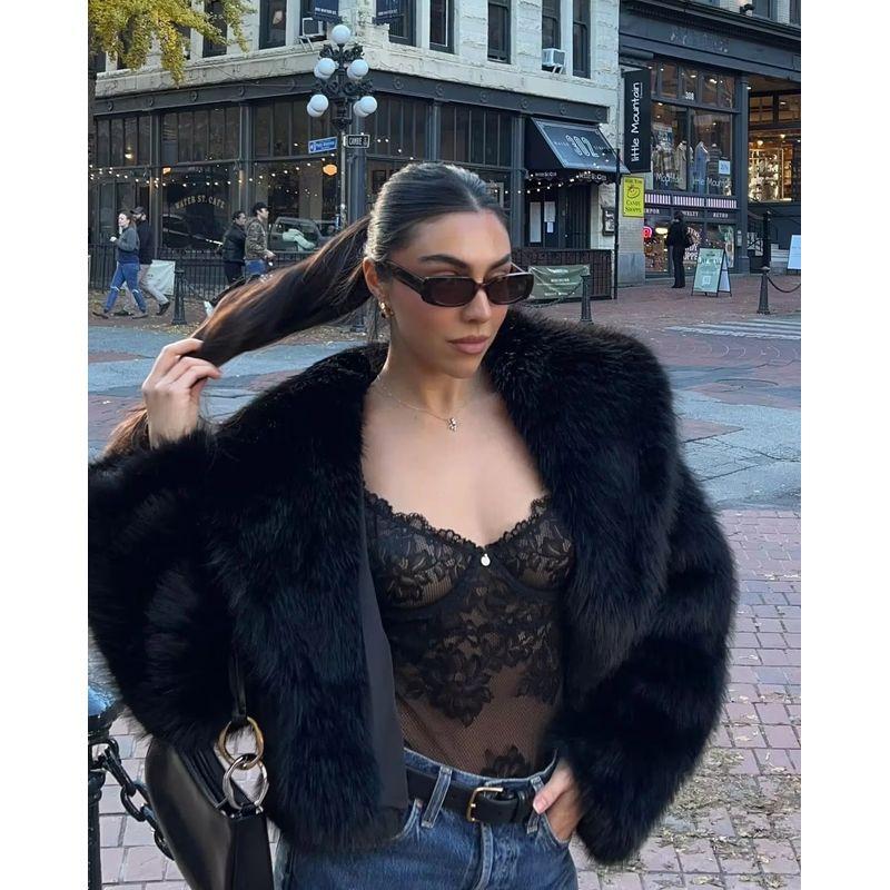 Европейская и американская имитация лисьего меха, меховая верхняя одежда для женщин, короткая, уличная мода, верхняя одежда, новое осенне-зимнее плюшевое пальто Black L
Европейская и американская имитация лисьего меха, меховая верхняя одежда для женщин, короткая, уличная мода, верхняя одежда, новое осенне-зимнее плюшевое пальто Black L