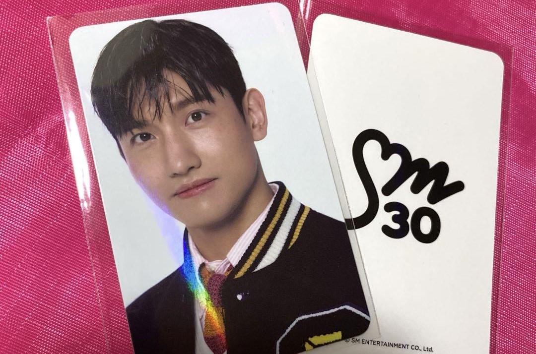 Использовано SMTOWN LIVE 2025 TVXQ! Официальная благотворительная фотокарточка CHANGMIN hottracks Limited SEOUL SMT
Использовано SMTOWN LIVE 2025 TVXQ! Официальная благотворительная фотокарточка CHANGMIN hottracks Limited SEOUL SMT