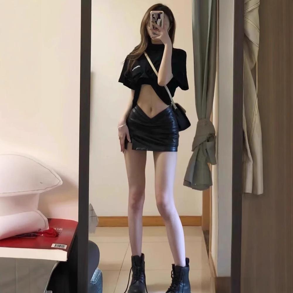 Black Spicy Low Waist PU Leather Slit Skirt for Women - Sexy Bodycon Midi Skirt in XS S
Black Spicy Low Waist PU Leather Slit Skirt for Women - Sexy Bodycon Midi Skirt in XS S