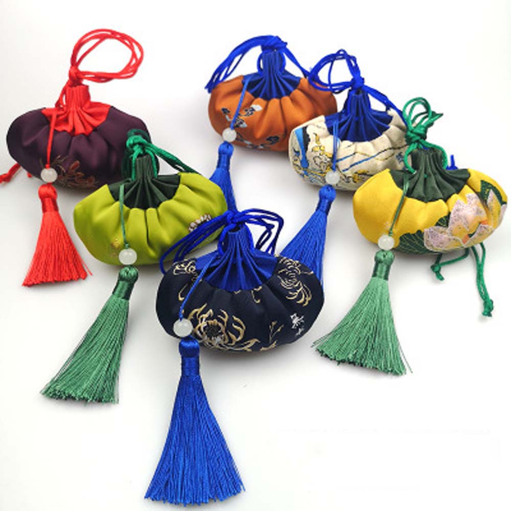 Ancient Style Brocade Chinese Gift Hanfu Accessories Embroidery Sachet Pendant Portable Empty Bag
Ancient Style Brocade Chinese Gift Hanfu Accessories Embroidery Sachet Pendant Portable Empty Bag