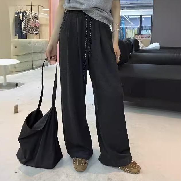 2025 Winter Women s Fleece-lined Slimming Wide-leg Pants - Elastic Waist, Loose Fit, Drapey Style XS (60-79 lbs recommendation)
2025 Winter Women s Fleece-lined Slimming Wide-leg Pants - Elastic Waist, Loose Fit, Drapey Style XS (60-79 lbs recommendation)
