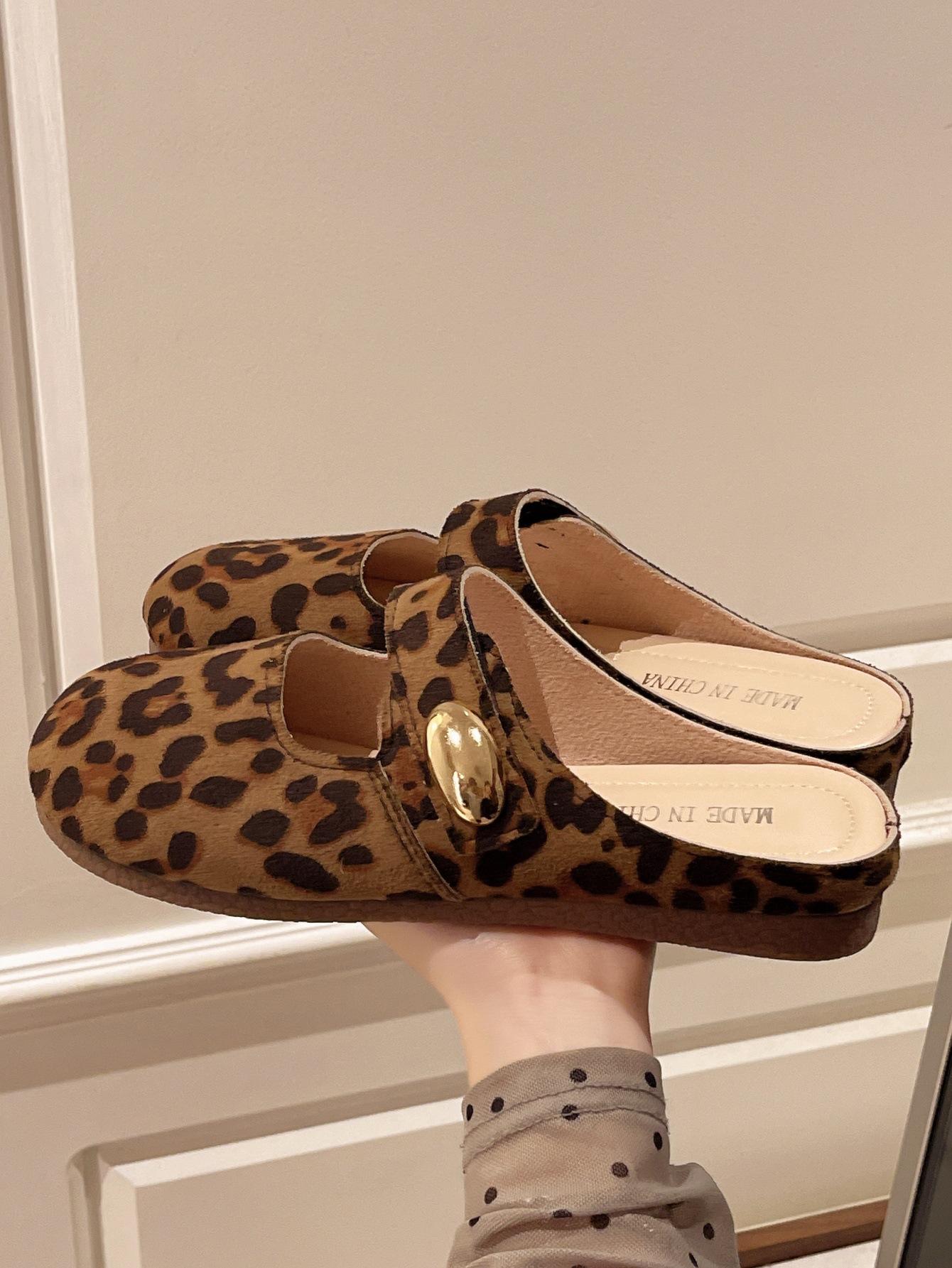 Баотоу Мэри тапочки французские на плоской подошве старинные туфли 2025 лето новые круглый носок мягкая подошва слово с универсальный повседневный легкий 40
Баотоу Мэри тапочки французские на плоской подошве старинные туфли 2025 лето новые круглый носок мягкая подошва слово с универсальный повседневный легкий 40