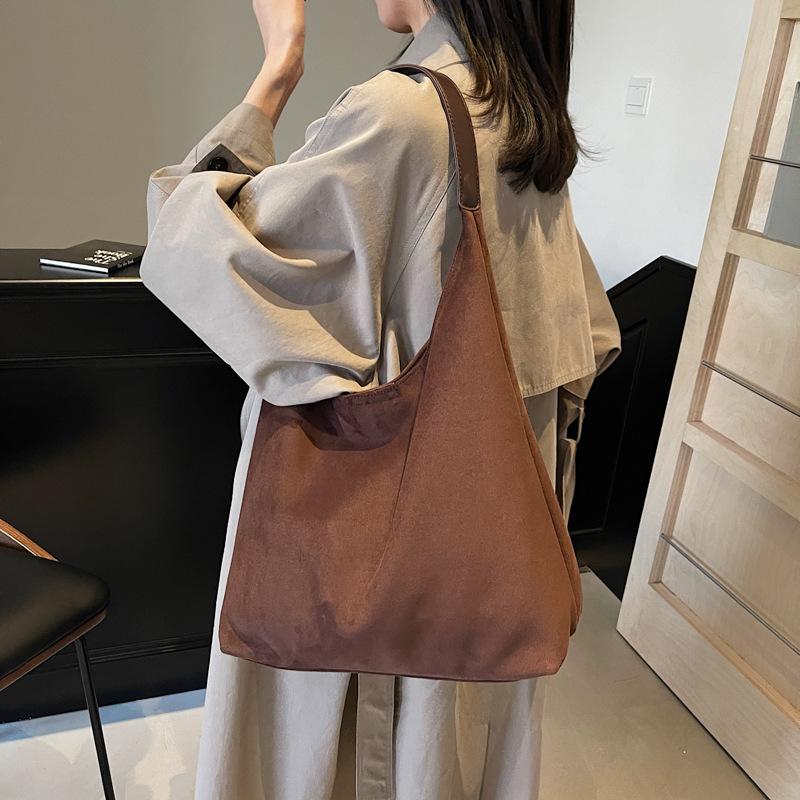 Сумки Мода Большая Вместимость Женские Сумки Под Мышку 2025 Новые Замшевые Сумки-Тоут Универсальные Дорожные Сумки На Плечо 35*13*41
Сумки Мода Большая Вместимость Женские Сумки Под Мышку 2025 Новые Замшевые Сумки-Тоут Универсальные Дорожные Сумки На Плечо 35*13*41