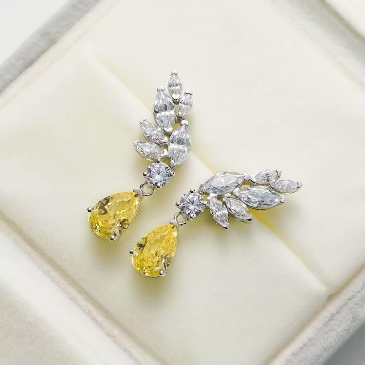 Hui Zhiyi 2023 Simple 925 Sterling Silver Zircon Stud Earrings – Versatile Fashion with Elegant Personality 925 Silver
Hui Zhiyi 2023 Simple 925 Sterling Silver Zircon Stud Earrings – Versatile Fashion with Elegant Personality 925 Silver