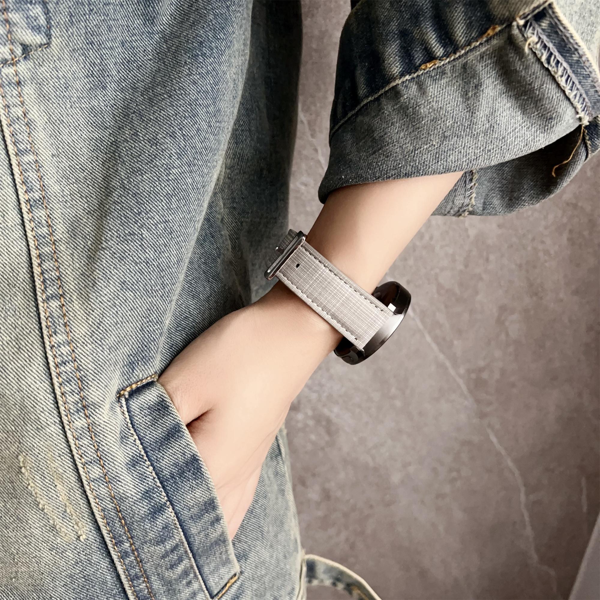 For Samsung Galaxy Watch7 44mm/40mm Watch Band 20mm Braided Checkered Pattern Leather Wrist Strap Black
For Samsung Galaxy Watch7 44mm/40mm Watch Band 20mm Braided Checkered Pattern Leather Wrist Strap Black
