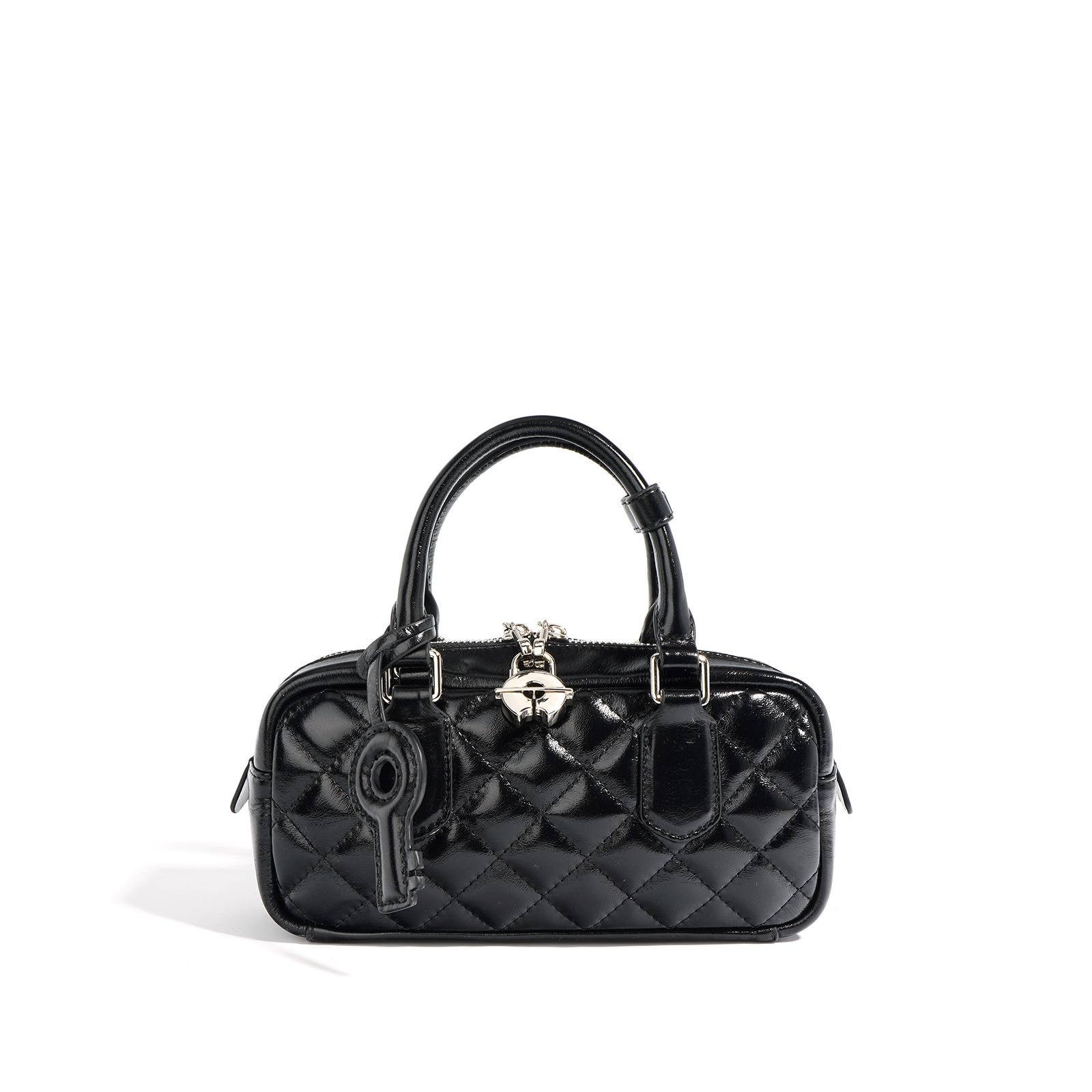 Больше. Новая бриллиантовая сумка-мессенджер Bao, сумка из коровьей кожи, женская сумка из натуральной кожи. чёрный
Больше. Новая бриллиантовая сумка-мессенджер Bao, сумка из коровьей кожи, женская сумка из натуральной кожи. чёрный