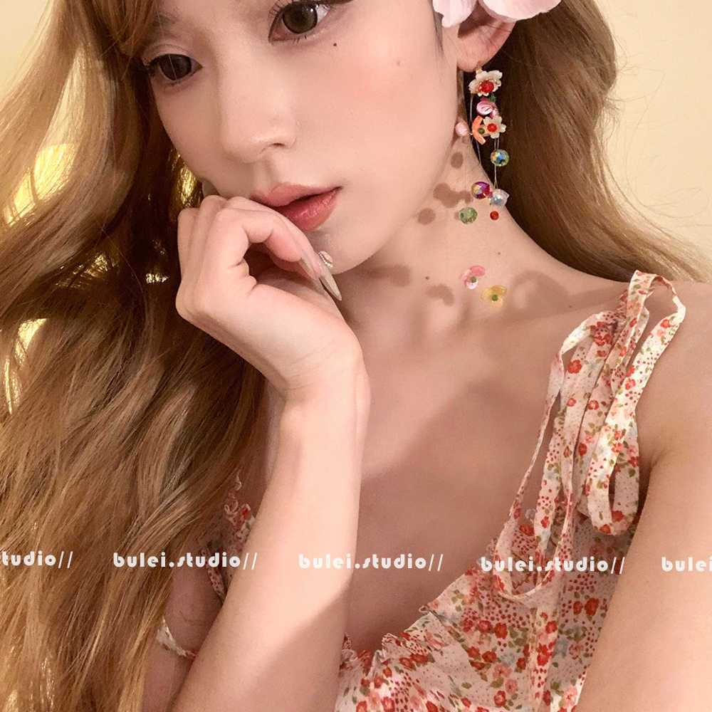 Resin Flower Tassel Earrings Sweet Versatile Stud Earrings Niche Fashion Personality Earrings Women
Resin Flower Tassel Earrings Sweet Versatile Stud Earrings Niche Fashion Personality Earrings Women