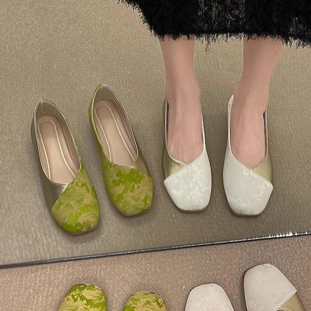 Retro gentle new Chinese style single shoes women s 2024 summer new flat bottom light mouth satin with cheongsam Mary Jane shoes 35 зелёный
Retro gentle new Chinese style single shoes women s 2024 summer new flat bottom light mouth satin with cheongsam Mary Jane shoes 35 зелёный