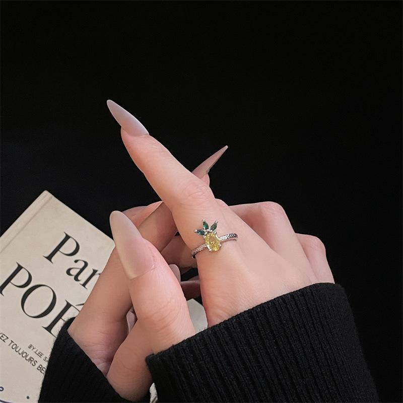 Yellow Diamond Series Color Treasure Open Ring Full Of Diamonds Zircon Exquisite French Light Luxury Premium Sense Adjustable Ring Adjustable opening
Yellow Diamond Series Color Treasure Open Ring Full Of Diamonds Zircon Exquisite French Light Luxury Premium Sense Adjustable Ring Adjustable opening