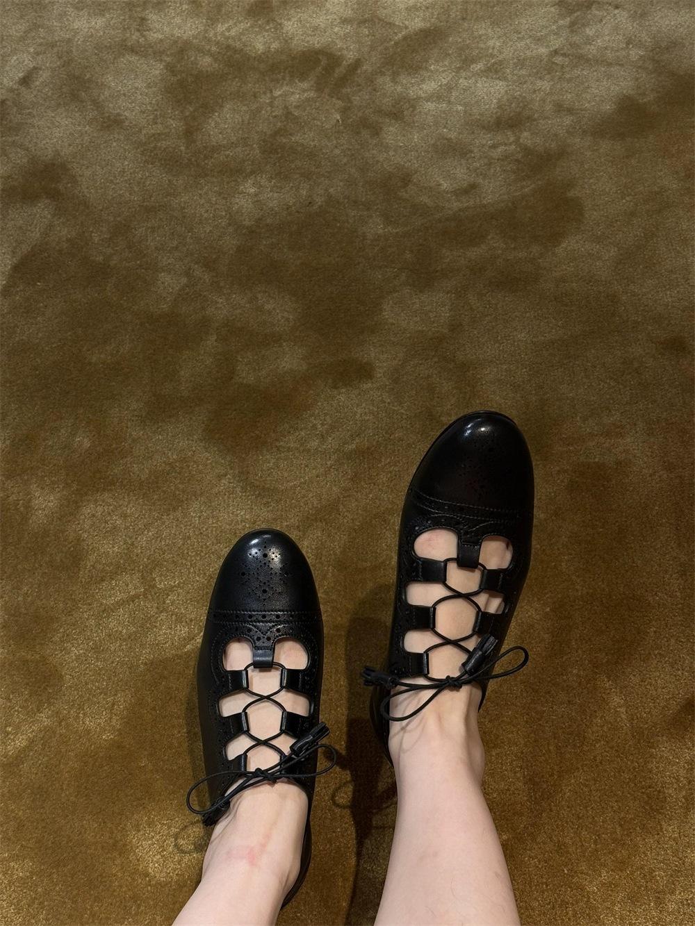 Su Yinyin has the same horse girl~ carved hollow strap flat-bottomed ballet small leather shoes women s loafers single shoes commuting 35
Su Yinyin has the same horse girl~ carved hollow strap flat-bottomed ballet small leather shoes women s loafers single shoes commuting 35