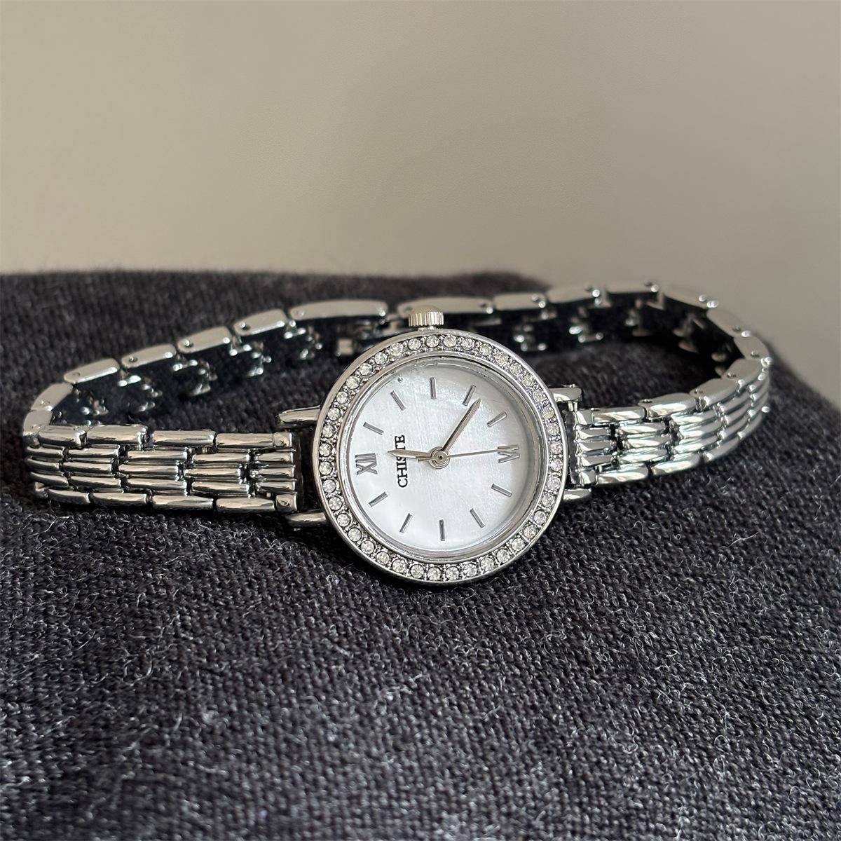 Chiste Bracelet Watch With Diamonds Watch Women S High-End Sense Exquisite Simple Fritillary Small Dial
Chiste Bracelet Watch With Diamonds Watch Women S High-End Sense Exquisite Simple Fritillary Small Dial